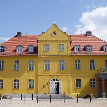 Hotel Vierseithof Luckenwalde Exterior photo